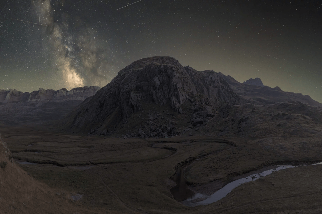the milkyway under a natural dark sky