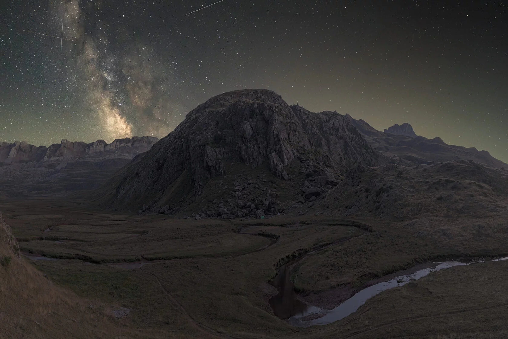 the milkyway under a natural dark sky